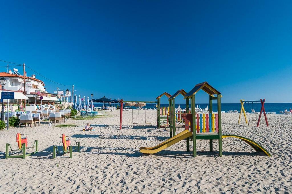 Comfortable Apartment Near The Central Beach Nea Skioni Buitenkant foto