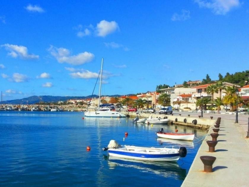 Comfortable Apartment Near The Central Beach Nea Skioni Buitenkant foto